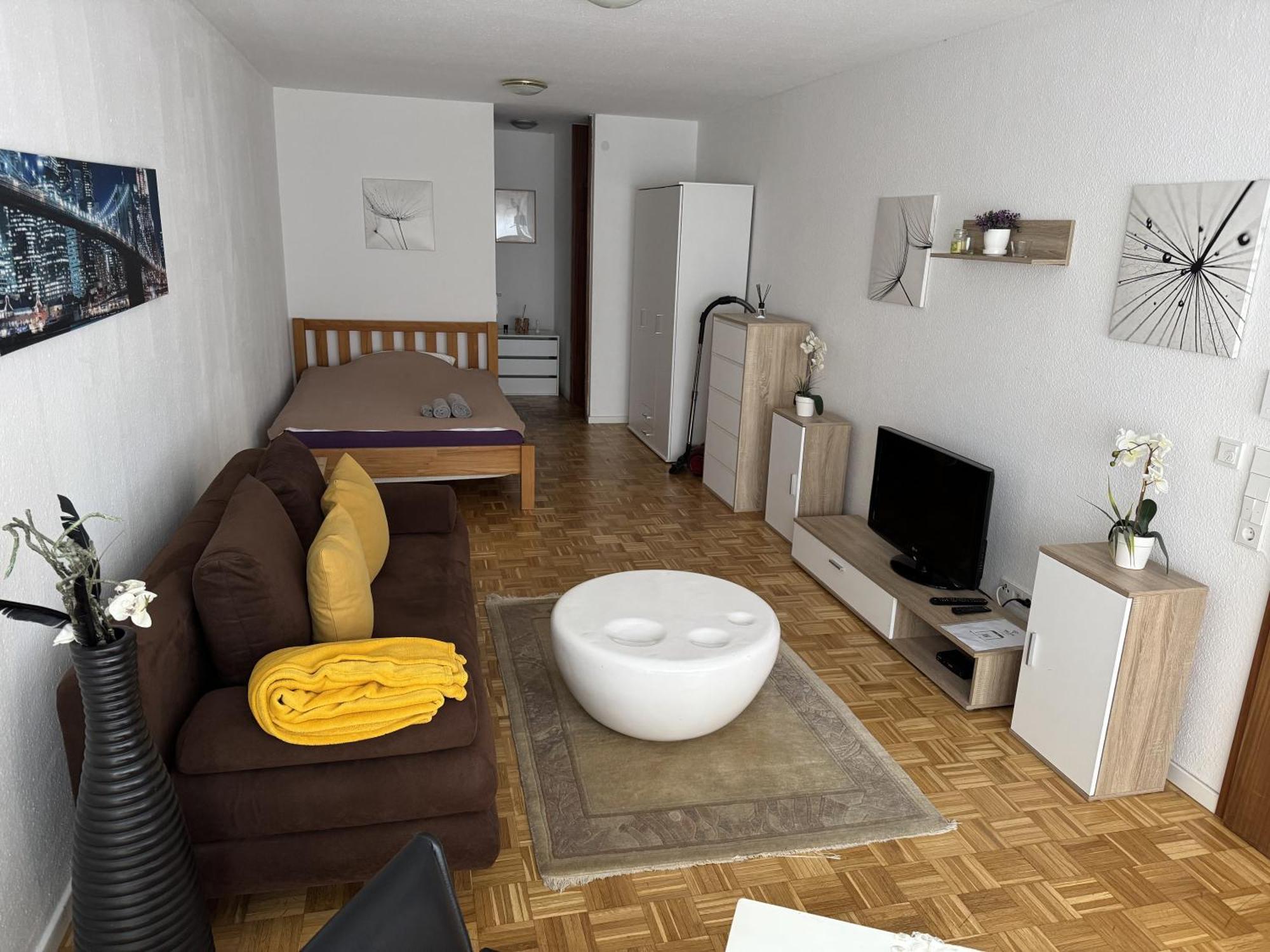 Enis Apartment - Biete Wunderschöne möbliertes Zimmer an Stuttgart Exterior foto
